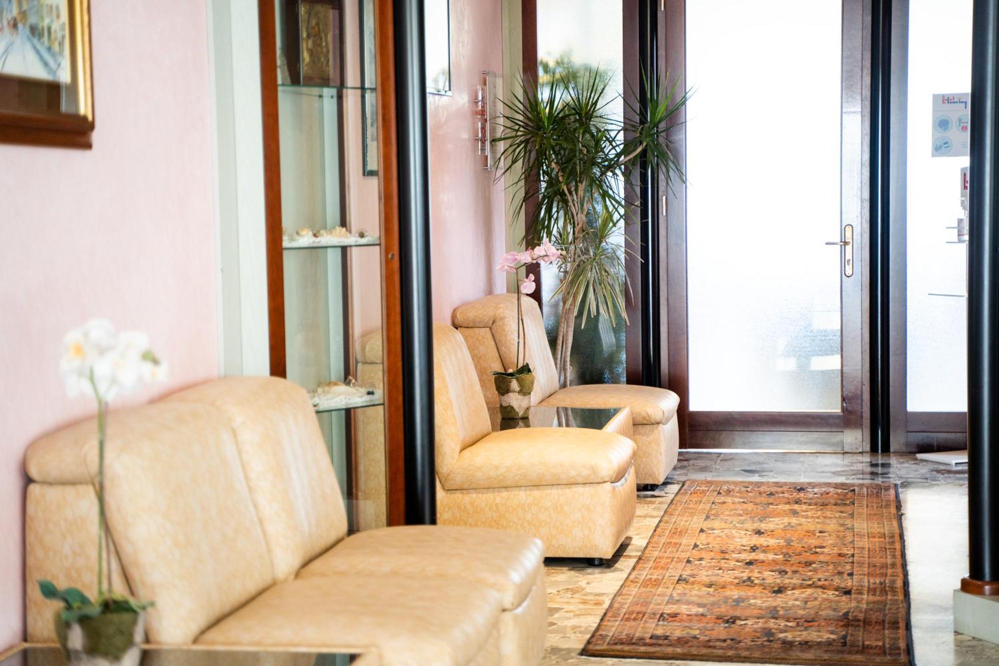 Hotel Touring Caorle Exterior photo